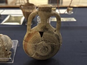 Dynasty 19 Mycenaean pilgrim flask from the Ramesside stables at Qantir, displayed at the Egyptian Museum in Cairo