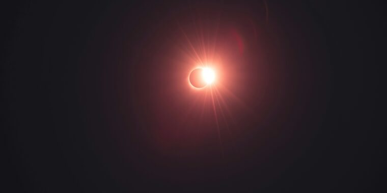 Total solar eclipse with diamond ring and corona, illustrating the August 2, 2027 eclipse visible from Luxor, Egypt